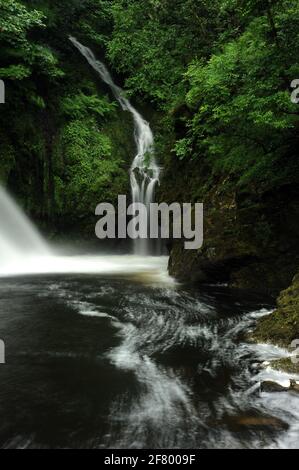 Rhaeadr Ceunant Mawr et cascade tributaire. Banque D'Images