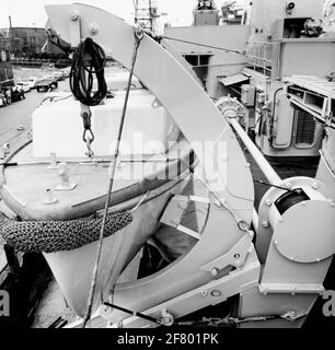 Construction de la classe Van Speijk Freges HR.Mme Evertsen (numéro de construction 321), HR.Mme Van Nes (numéro de construction 322) et HR.Mme Van Galen (bâtiment numéro 328) sur la cour de la Royal Society de Schelde pendant la période 1965-1968. Boucle du tableau de direction de la HR.Mme Van Nes. Banque D'Images