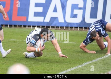 Featherstone, Royaume-Uni. 10 avril 2021. Bureta Faraimo (2) de Hull FC va faire un essai à Featherstone, Royaume-Uni le 4/10/2021. (Photo de Mark Cosgrove/News Images/Sipa USA) crédit: SIPA USA/Alay Live News Banque D'Images