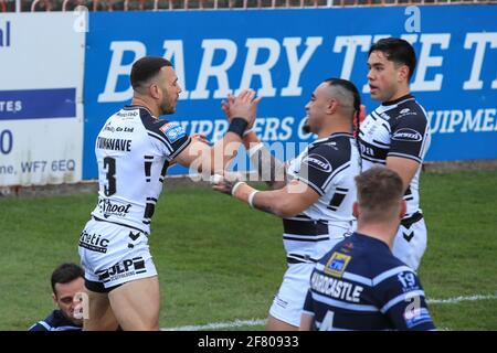 Featherstone, Royaume-Uni. 10 avril 2021. Carlos Tuimavave (3) du FC Hull fête son essai à Featherstone, Royaume-Uni, le 4/10/2021. (Photo de Mark Cosgrove/News Images/Sipa USA) crédit: SIPA USA/Alay Live News Banque D'Images