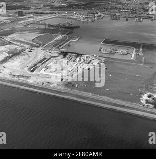 Absorption aérienne des excavations (commencée en 1975) et de la pile de piles de tôle d'acier. Banque D'Images