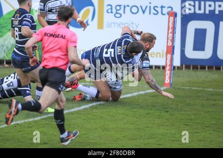 Featherstone, Royaume-Uni. 10 avril 2021. Josh Griffin (4) de Hull FC va faire un essai à Featherstone, Royaume-Uni le 4/10/2021. (Photo de Mark Cosgrove/News Images/Sipa USA) crédit: SIPA USA/Alay Live News Banque D'Images