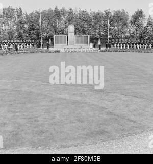 À Kapelle, une cérémonie commémorative a lieu depuis 1950 pour 229 soldats français et 20 soldats marocains de la Seconde Guerre mondiale qui sont enterrés au cimetière militaire de Kapelle. Une partie du cimetière français de Kitskinderscheweg. Banque D'Images