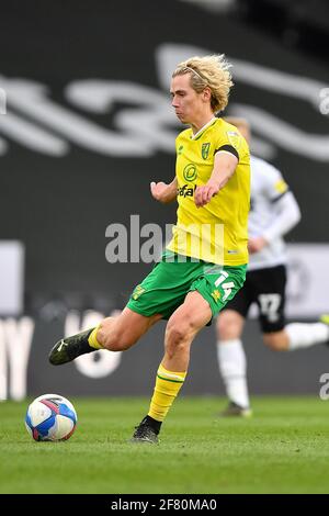 DERBY, ANGLETERRE. 10 AVRIL : Todd Cantwell de Norwich City en action pendant le match de championnat Sky Bet entre Derby County et Norwich City au Pride Park, Derby le samedi 10 avril 2021. (Credit: Jon Hobley | MI News) Credit: MI News & Sport /Alay Live News Banque D'Images