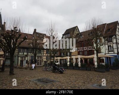 Charmante vieille architecture traditionnelle à colombages maisons de charme à Strasbourg Grand est Bas Rhin Alsace France Europe Banque D'Images