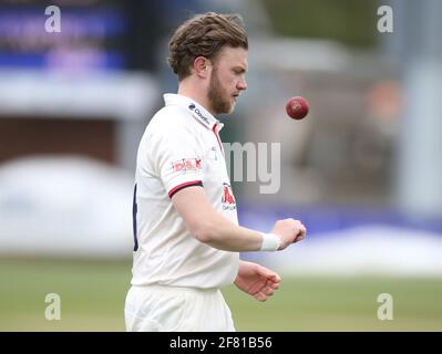 Chelmsford, Royaume-Uni. 10 avril 2021. CHELMSFORD ANGLETERRE - AVRIL 10: Simon Cook d'Essex pendant LV Insurance County Championship Group 1 jour 3 de quatre entre Essex CCC et Worcestershire CCC au terrain du comté de Cloudfm le 10 avril 2021 à Chelmsford, Angleterre crédit: Action Foto Sport/Alamy Live News Banque D'Images