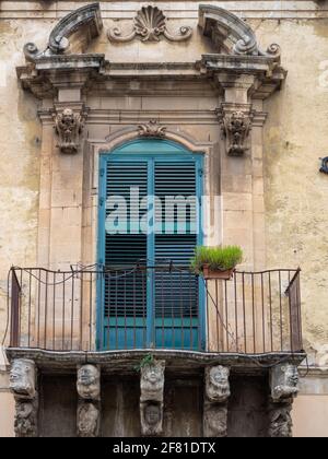 Sculptures de balcon de style baroque Modica Banque D'Images