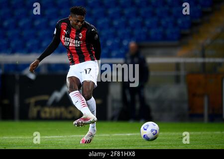 Parme, Italie - 10 avril 2021 : Rafael Leao de l'AC Milan marque un but lors du match de football de la série A entre Parme Calcio et l'AC Milan. L'AC Milan a remporté 3-1 contre Parme Calcio. Credit: Nicolò Campo/Alay Live News Banque D'Images