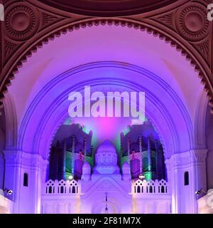 NOVI SAD, SERBIE - 20 juin 2017 : Synagogue à l'intérieur, Novi Sad, Serbie détaille l'architecture Banque D'Images