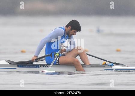 Varese, Italie. 11 avril 2021. Gennaro Di Mauro (Italie), Sculpls individuels pour hommes lors des Championnats d'Europe d'aviron 2021, Canoying à Varese, Italie, avril 11 2021 crédit: Independent photo Agency/Alamy Live News Banque D'Images