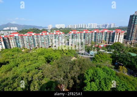 Vue d'ensemble du parc Yuen long et du parc Royale (御豪山莊), propriété privée, vue à l'ouest de la pagode Banque D'Images