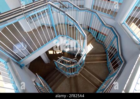 Escalier en colimaçon dans la pagode volière de Yuen long Park, Hong Kong Banque D'Images