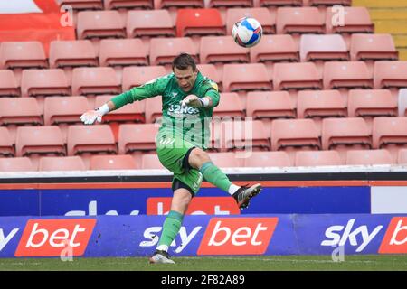 Marcus Bettinelli #1 de Middlesbrough en action pendant le match à Barnsley, Royaume-Uni le 4/10/2021. (Photo de Mark Cosgrove/News Images/Sipa USA) Banque D'Images