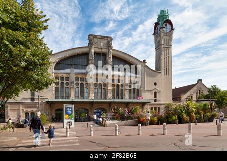 Rouen, France - juillet 21 2017 : Rouen-Rive-droite est une grande gare construite en 1847 dans la ville de Rouen, en Normandie. Banque D'Images