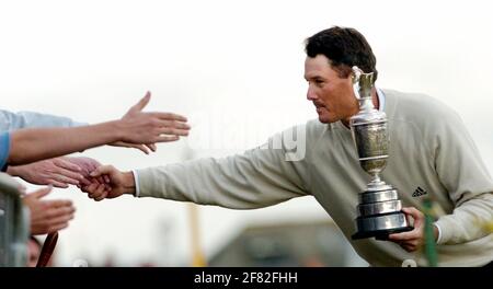 LE GOLF OUVERT AU TROON 2004 DERNIER JOUR TODD HAMILTON REMPORTE LA PHOTO OUVERTE 18/7/2004 DAVID ASHDOWNOpen Golf Troon 2004 Banque D'Images