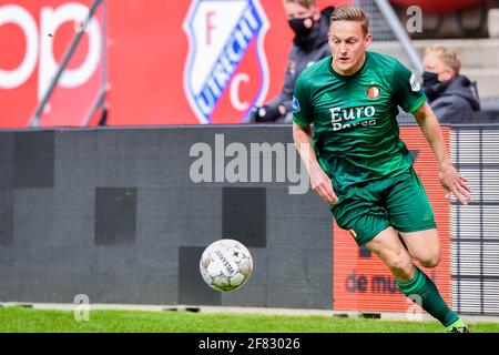 UTRECHT, PAYS-BAS - AVRIL 11 : Jens Toornstra de Feyenoord Rotterdam pendant le match Eredivisie entre le FC Utrecht et Feyenoord à Stadion Galgenw Banque D'Images