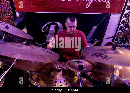 Entraînement de batterie, batteur et cymbales Banque D'Images