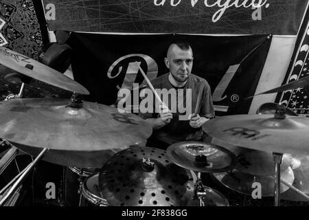 Entraînement de batterie, batteur et cymbales Banque D'Images