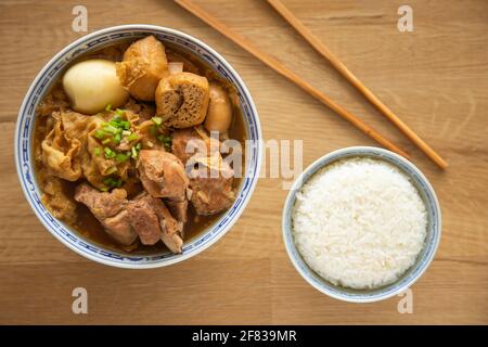 Ragoût malaisien de porc et soupe aux herbes, cout de bak Banque D'Images