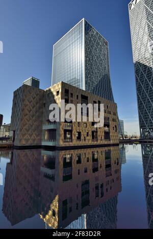 One Bank Street et The Quay Club, Middle Dock, Canary Wharf, Docklands, East London, Royaume-Uni Banque D'Images