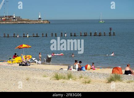 L'impressionnante South Beach de Lowestoft en été sur la "Sunrise Coast" du Suffolk, Lowestoft, Suffolk, Angleterre, Royaume-Uni Banque D'Images