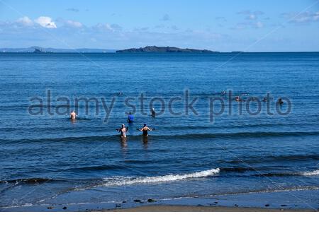 Port de Granton et baie de Wardie avec vue sur le Forth Estuary par une journée ensoleillée, Édimbourg, Écosse Banque D'Images