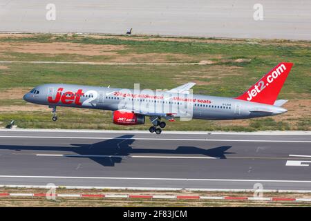 Palma de Majorque, Espagne - 11 mai 2018 : avion Jet2 Boeing 757 à l'aéroport de Palma de Majorque (PMI) en Espagne. Boeing est une usine américaine d'avions Banque D'Images