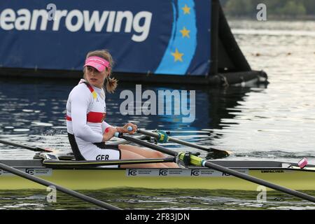 Varese, Italie. 10 avril 2021. Annekatrin Thiele d'Allemagne le 2e jour au Championnat européen d'aviron du Lac Varèse le 10 avril 2021 à Varèse, Italie crédit: Mickael Chavet/Alay Live News Banque D'Images