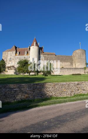 Le Château au plus beau Village de Châteauneuf en Auxois en Côte-d'Or Bourgogne France Banque D'Images