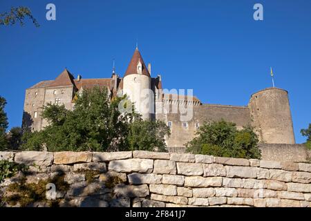 Le Château au plus beau Village de Châteauneuf en Auxois en Côte-d'Or Bourgogne France Banque D'Images