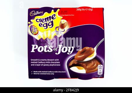 Cadbury Creme Egg pots de joie Banque D'Images