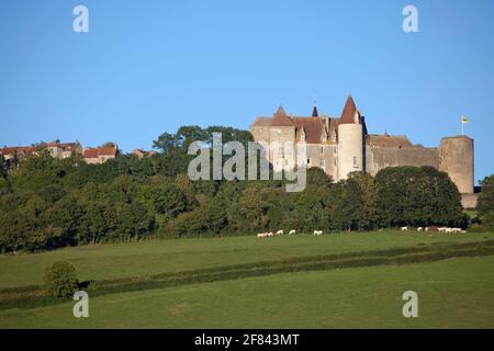 Le plus beau village de Châteauneuf en Auxois dans le Côte-d'Or Bourgogne France Banque D'Images