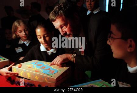 Visite du secrétaire d'État à l'éducation David Blunkett octobre 1999 L'École des arts et des médias d'Islington Banque D'Images