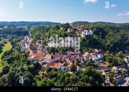 Château d'Egloffstein, Egloffstein, Vallée de Trubach, image de drone, Suisse franconienne, Haute-Franconie, Franconie, Bavière, Allemagne Banque D'Images