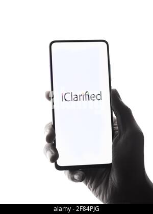 Assam, inde - 10 avril 2021 : iClarified logo on phone Screen stock image. Banque D'Images