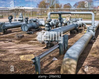 Infrastructure de tuyaux d'alimentation en gaz à un Cadent géré au-dessus du sol Installation (AGI) dans le nord-ouest du Royaume-Uni Banque D'Images