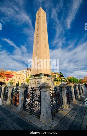 C'est le célèbre des trois monuments érigés au coeur de la place. Le monument a été apporté d'Égypte en l'an 390 et ne pouvait être que l'erec Banque D'Images