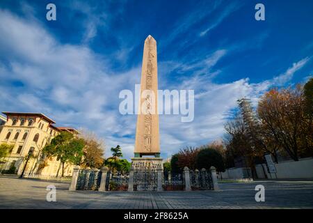 C'est le célèbre des trois monuments érigés au coeur de la place. Le monument a été apporté d'Égypte en l'an 390 et ne pouvait être que l'erec Banque D'Images