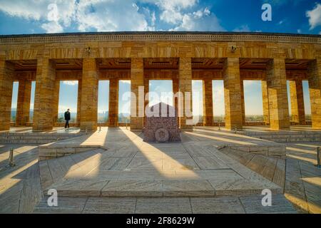 Le site est également le dernier lieu de repos de İsmet İnönü, le deuxième président de la Turquie, qui y a été interné après sa mort en 1973. Sa tombe est face Banque D'Images