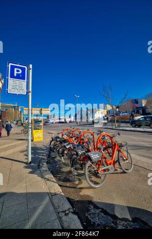 Si vous préférez explorer la ville par vous-même, vous pouvez facilement vous promener dans le centre-ville en quelques heures. Nous avons créé une carte de la ville de Reykjavík Banque D'Images