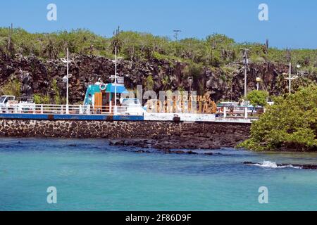 Jetée publique à Puerto Ayora, île de Santa Cruz, Galapagos, Équateur Banque D'Images