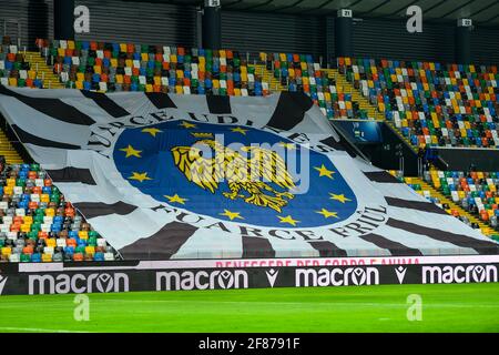 Udine, Italie. 10 avril 2021. Drapeau d'Udinese Calcio pendant Udinese Calcio vs Torino FC, football italien série A match à Udine, Italie, avril 10 2021 crédit: Agence de photo indépendante/Alamy Live News Banque D'Images