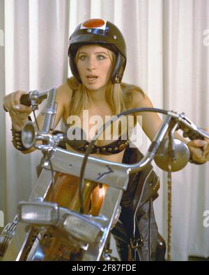 BARBRA STREISAND DANS LA CHOUETTE ET LE PUSSYCAT (1970), DIRIGÉ PAR HERBERT ROSS. Crédit: PHOTOS de COLUMBIA / Album Banque D'Images