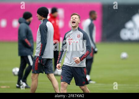 Paris,France 12/04/2021, Joshua KIMMICH (FC Bayern Munich) hurle et grimaces, entraînement final avant le quart-finale du CL, jeu Paris Saint Germain-FC Bayern Munich quart-finale de la Ligue des champions de football. Le 12 avril 2021. LES RÉGLEMENTATIONS DFL INTERDISENT TOUTE UTILISATION DE PHOTOGRAPHIES COMME SÉQUENCES D'IMAGES ET/OU QUASI-VIDÉO. Photo: Marco Donato/FC Bayern Munich via SVEN SIMON Fotoagentur GmbH & Co. Pressefoto KG # Prinzess-Luise-Str. 41 # 45479 M uelheim/R uhr # Tél 0208/9413250 # Fax. 0208/9413260 # GLS BANQUE # BLZ 430 609 67 # COMPTE 4030 025 100 # IBAN DE75 4306 0967 4030 0251 00 # BIC GENODEM1GLS # Banque D'Images