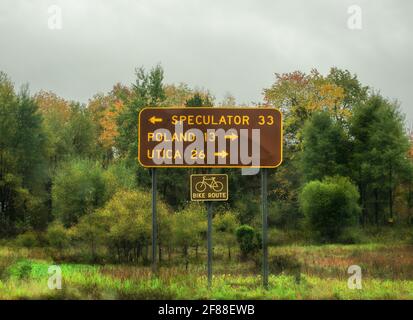 Signe MILLAGE dans les montagnes Adirondack à la sortie de la route 8 Banque D'Images