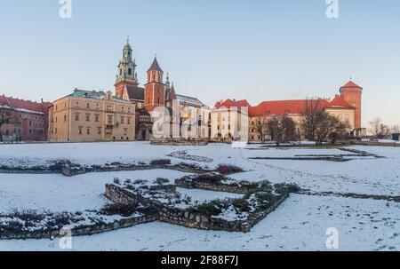 Vue d'hiver sur le château royal de Wawel à Cracovie, en Pologne Banque D'Images