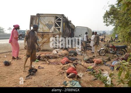 Scène d'accident, État d'Oyo, Nigeria. Banque D'Images