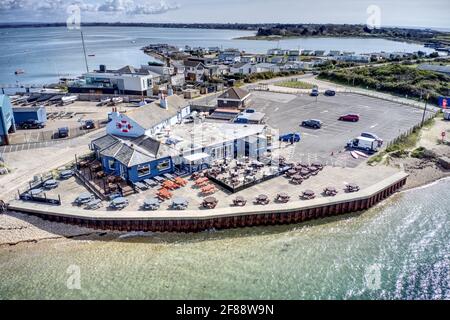 Ferry Boat Inn image aérienne à Hayling Island et la réserve naturelle de Kench à cet endroit populaire pour les touristes et les amoureux de la nature. Banque D'Images