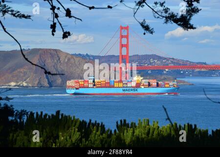 Cargo entrant dans la baie de San Francisco Banque D'Images