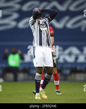 West Bromwich Mbaye Diagne d'Albion fait une chance manquée lors du match de la Premier League aux Hawthorns, West Bromwich. Date de la photo: Lundi 12 avril 2021. Banque D'Images
